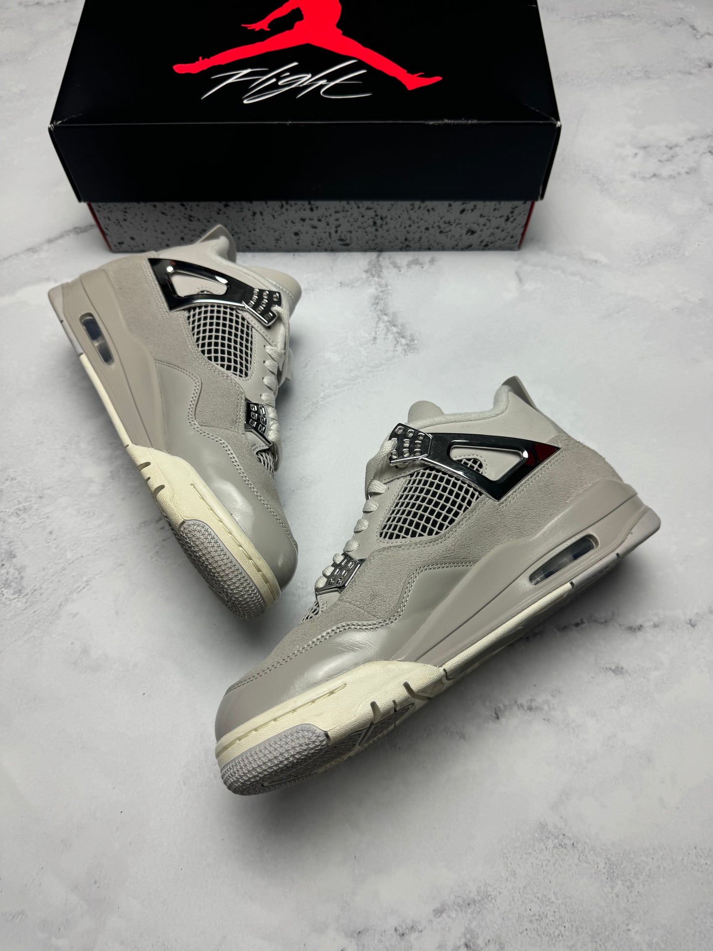 Nike Air Jordan 4 Retro Frozen Moment