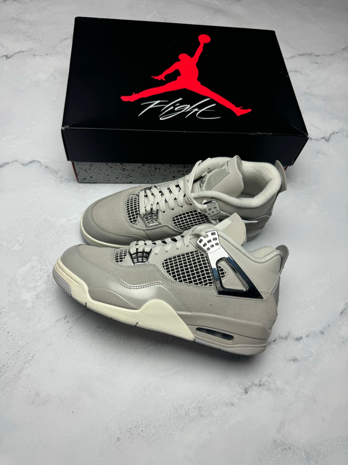 Nike Air Jordan 4 Retro Frozen Moment